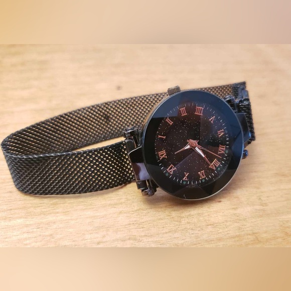 Women’s black sparkly watch - Picture 4 of 6